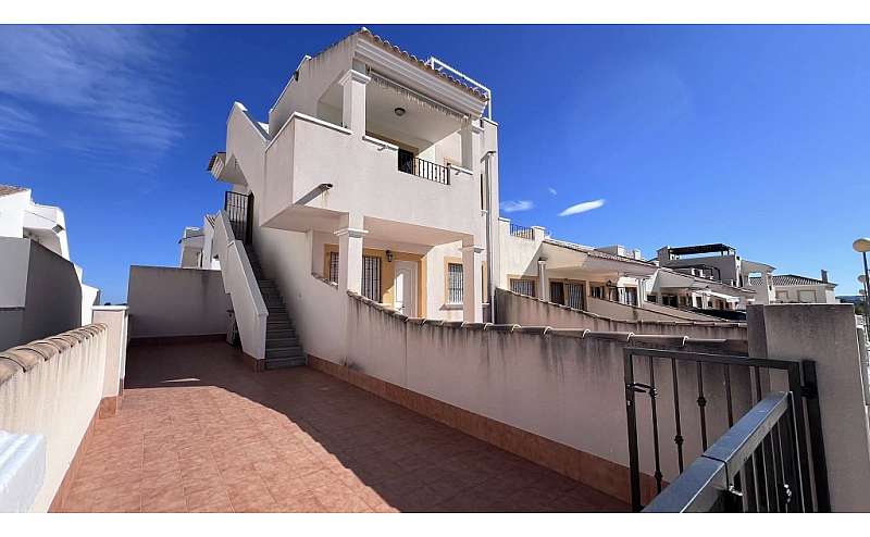 TOP FLOOR PENTHOUSE 2 BED 2 BATH