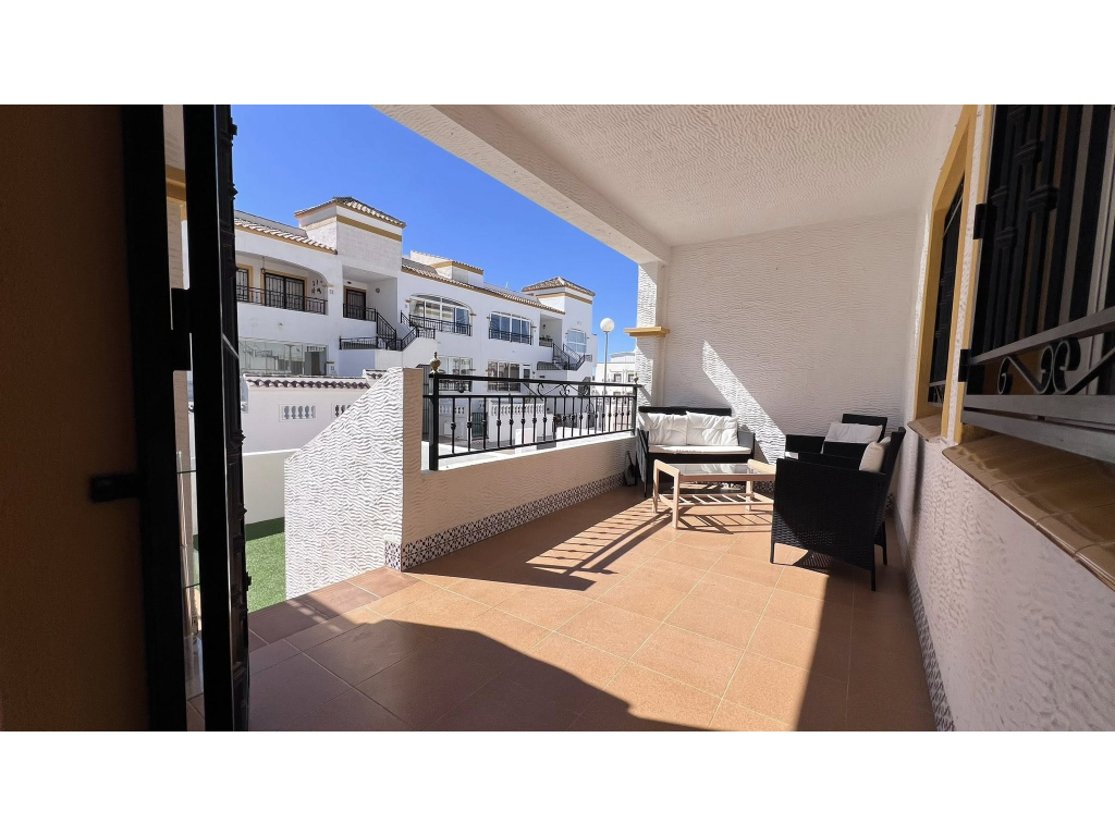 Sold - 2 BED 1 BATH GROUND FLOOR APARTMENT -  - Alicante