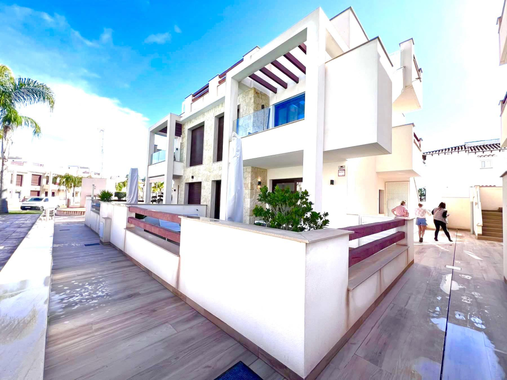 For sale - LUXURY GROUND FLOOR 2 BED 2BATH APARTMENT -  - Alicante