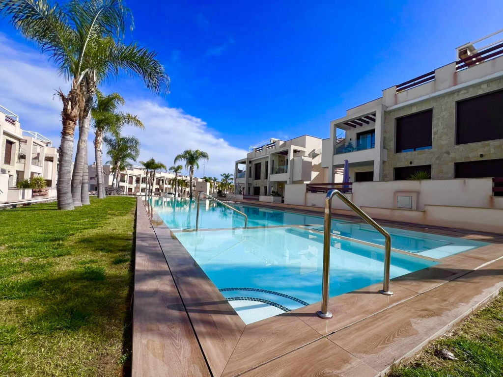 For sale - LUXURY GROUND FLOOR 2 BED 2BATH APARTMENT -  - Alicante