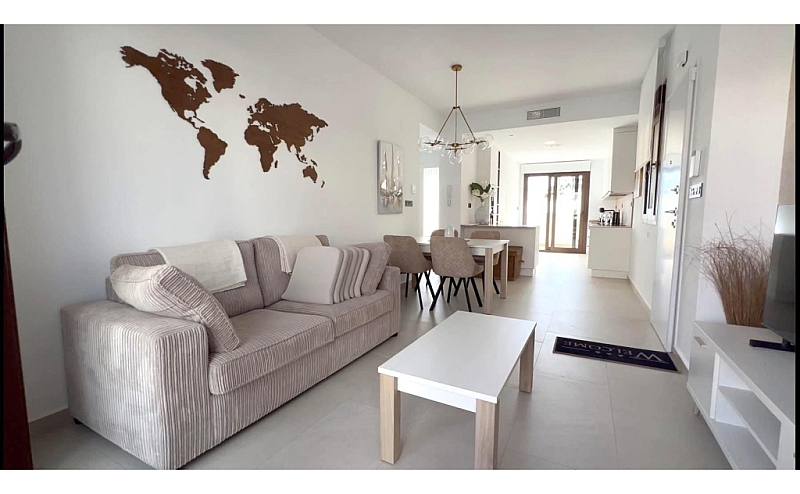 LUXURY GROUND FLOOR 2 BED 2BATH APARTMENT