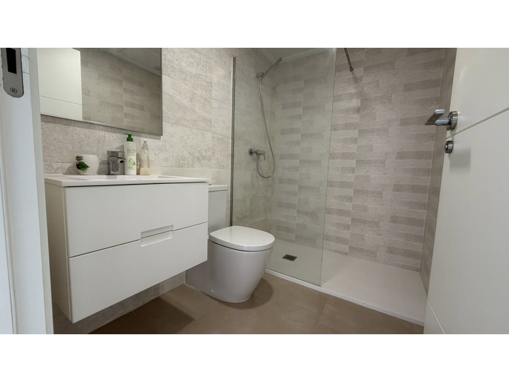 For sale - BEAUITFUL 2 BED 2 BATH GROUND FLOOR APARTMENT -  - Alicante
