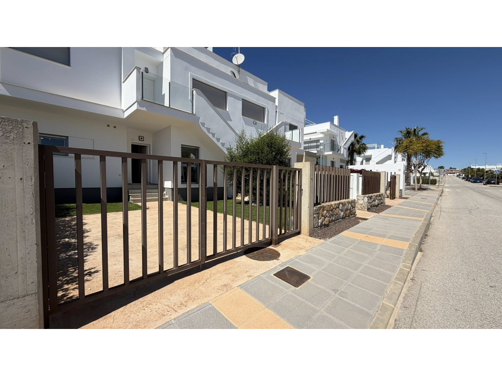 For sale - BEAUITFUL 2 BED 2 BATH GROUND FLOOR APARTMENT -  - Alicante