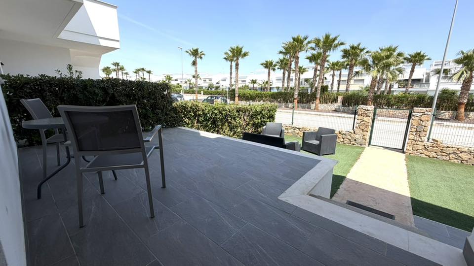 For sale - STUNNING 2 BED 2 BATH GROUND FLOOR APARTMENT -  - Alicante
