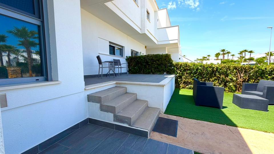For sale - STUNNING 2 BED 2 BATH GROUND FLOOR APARTMENT -  - Alicante