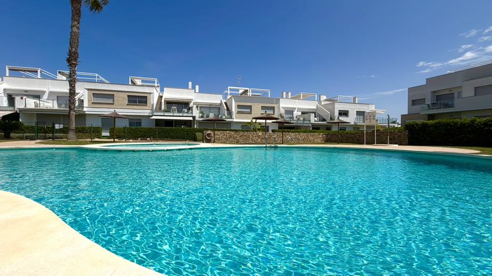 For sale - STUNNING 2 BED 2 BATH GROUND FLOOR APARTMENT -  - Alicante