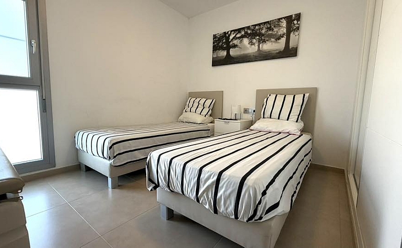 STUNNING 2 BED 2 BATH GROUND FLOOR APARTMENT