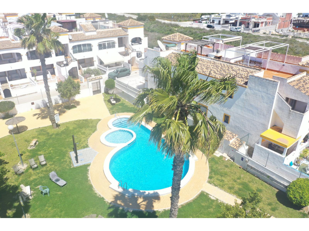 Sold - BEAUITFUL 2 BED 1 BATH TOP FLOOR APARTMENT -  - Alicante