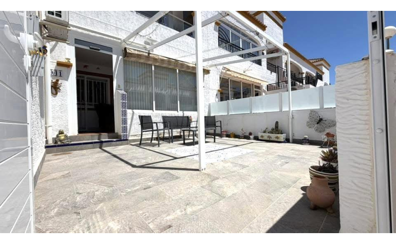 GROUND FLOOR 2BED 1BATH APARTMENT