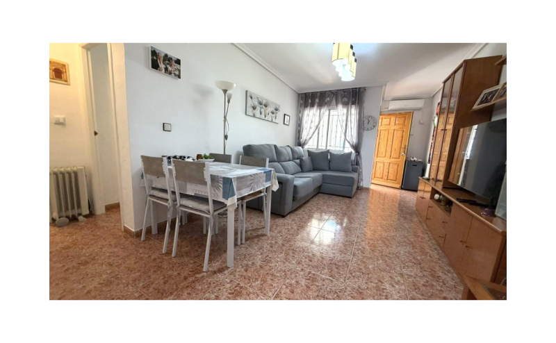 GROUND FLOOR 2BED 1BATH APARTMENT
