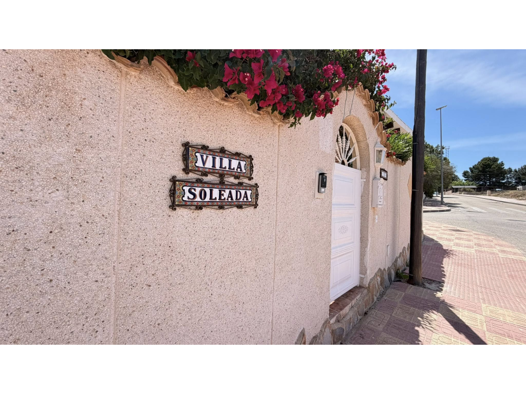 For sale - BEAUITFUL DETACHED 3 BED 2 BATH VILLA -  - Alicante