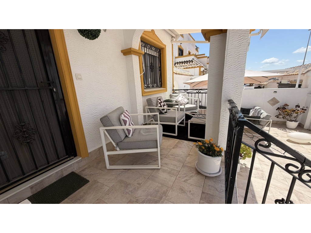 Sold - STUNNING 3 BED 2 BATH QUAD VILLA  ENTRE NARANJOS VISTABELLA -  - Alicante