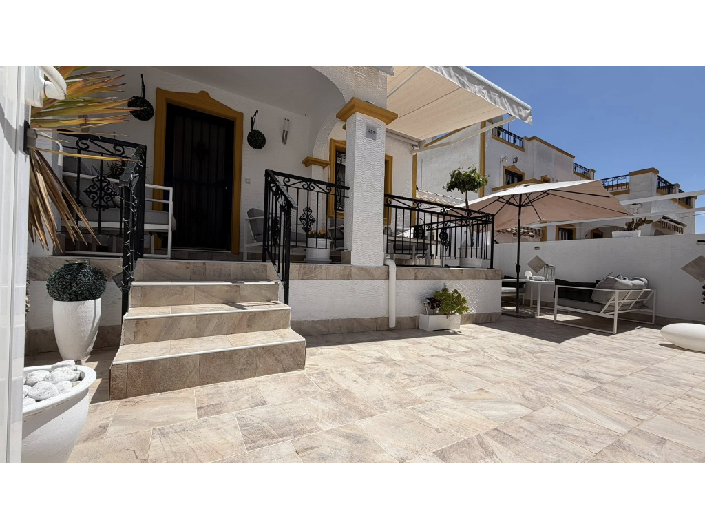 Sold - STUNNING 3 BED 2 BATH QUAD VILLA  ENTRE NARANJOS VISTABELLA -  - Alicante