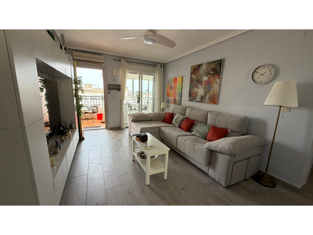For sale - PRESTIGIOUS 2 BED 1 BATH TOP FLOOR APARTMENT -  - 