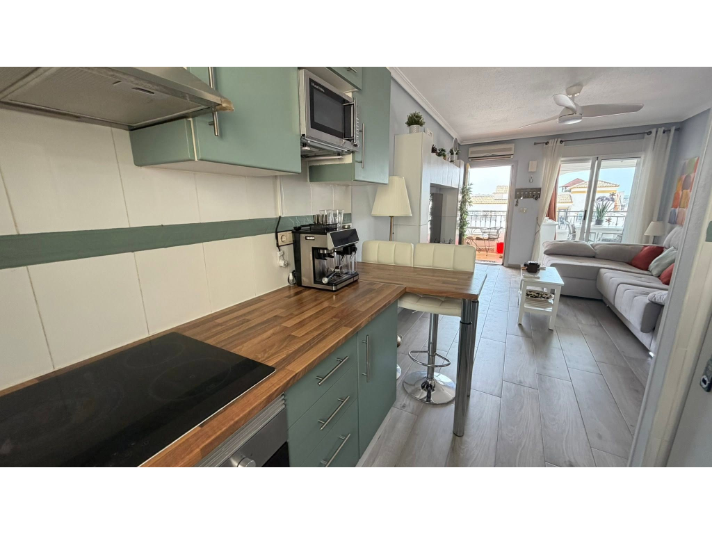 For sale - PRESTIGIOUS 2 BED 1 BATH TOP FLOOR APARTMENT -  - 