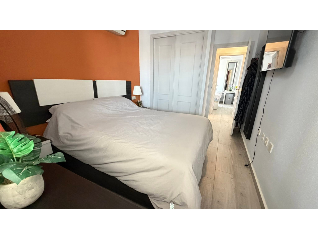 For sale - PRESTIGIOUS 2 BED 1 BATH TOP FLOOR APARTMENT -  - 