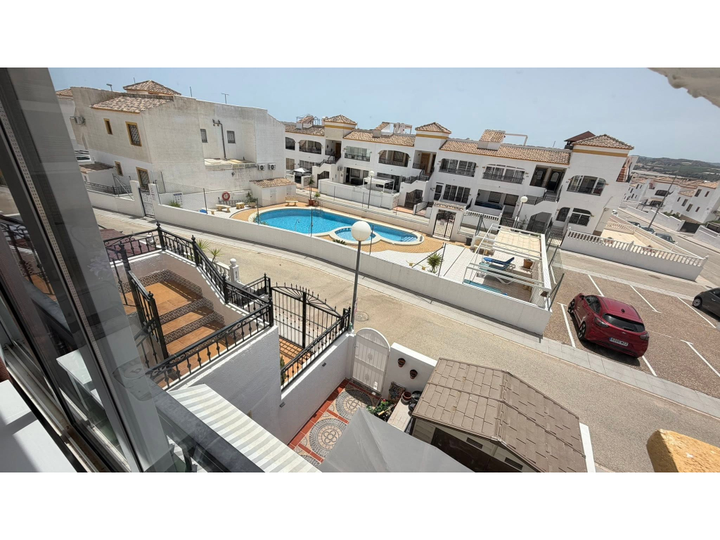 For sale - PRESTIGIOUS 2 BED 1 BATH TOP FLOOR APARTMENT -  - 