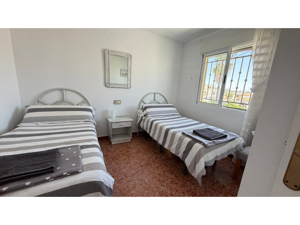 For sale -  ENTRE NARANJOS VISTABELLA BEAUTIFUL TOP FLOOR 2 BED 1 BATH APARTMENT - Vistabella Golf - Alicante
