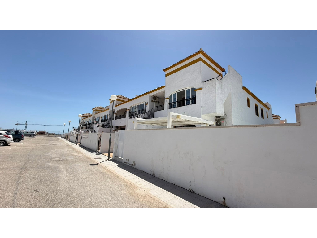 For sale -  ENTRE NARANJOS VISTABELLA BEAUTIFUL TOP FLOOR 2 BED 1 BATH APARTMENT - Vistabella Golf - Alicante