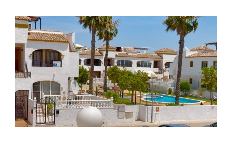  ENTRE NARANJOS VISTABELLA BEAUTIFUL TOP FLOOR 2 BED 1 BATH APARTMENT