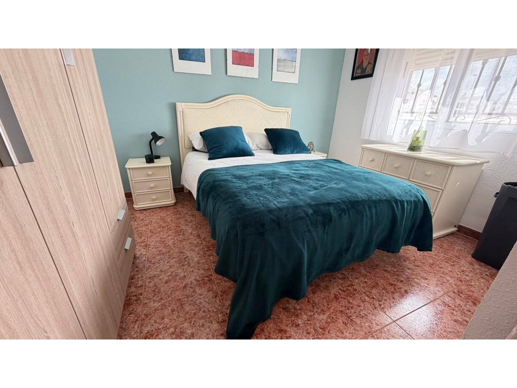 Sold - 2 BED 1 BATH GROUND FLOOR APARTMENT -  - Alicante