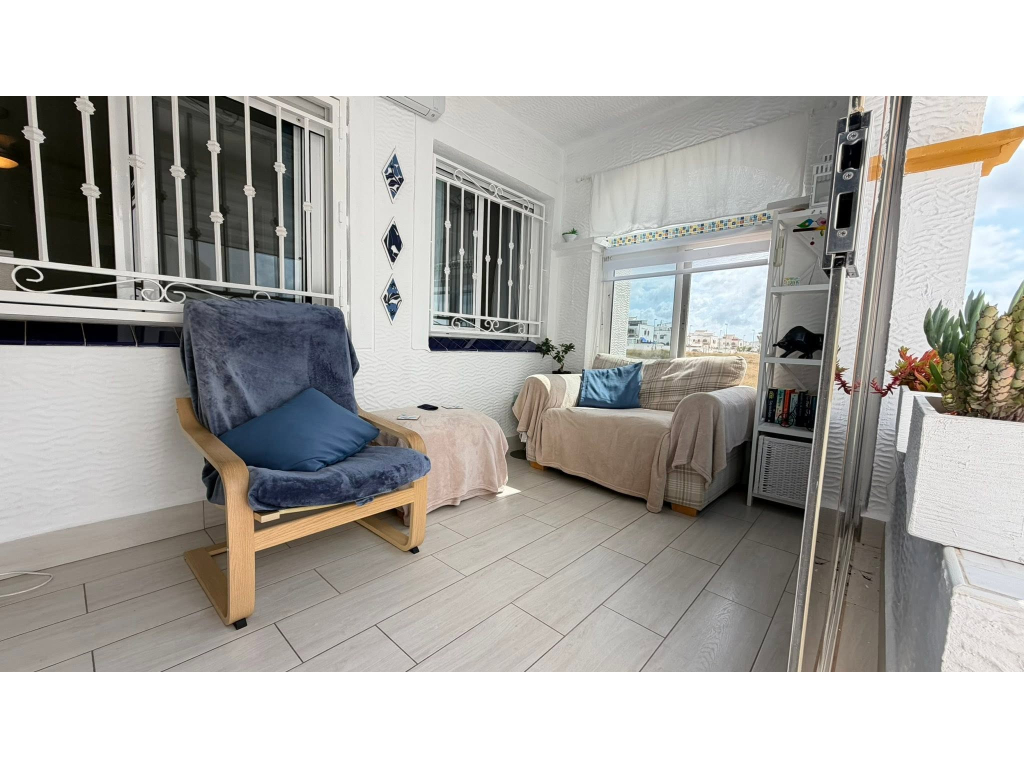 Sold - 2 BED 1 BATH GROUND FLOOR APARTMENT -  - Alicante