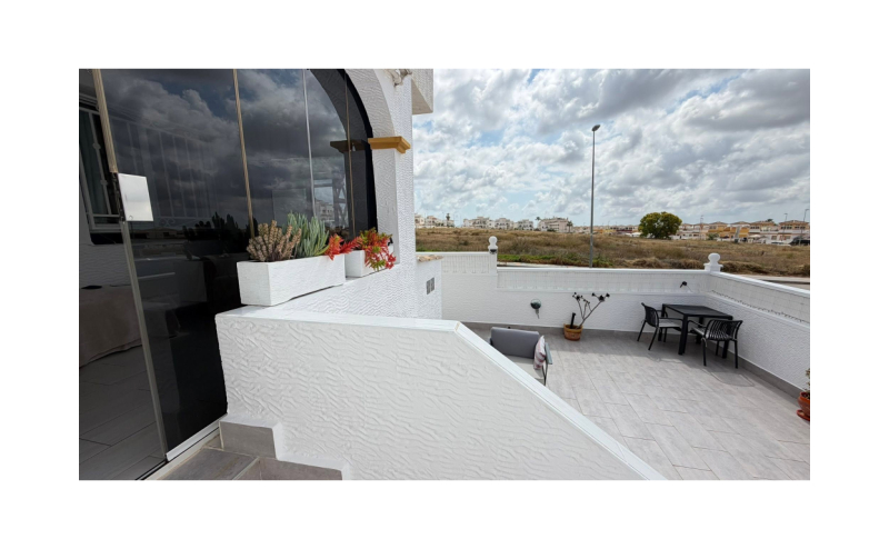 2 BED 1 BATH GROUND FLOOR APARTMENT