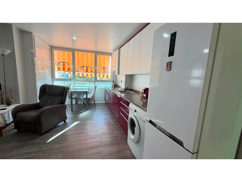 For sale - 2 BED 1 BATH CITY APARTMENT IN TORREVIEJA -  - Alicante