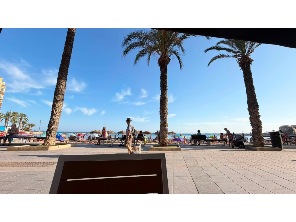 For sale - 2 BED 1 BATH CITY APARTMENT IN TORREVIEJA -  - Alicante