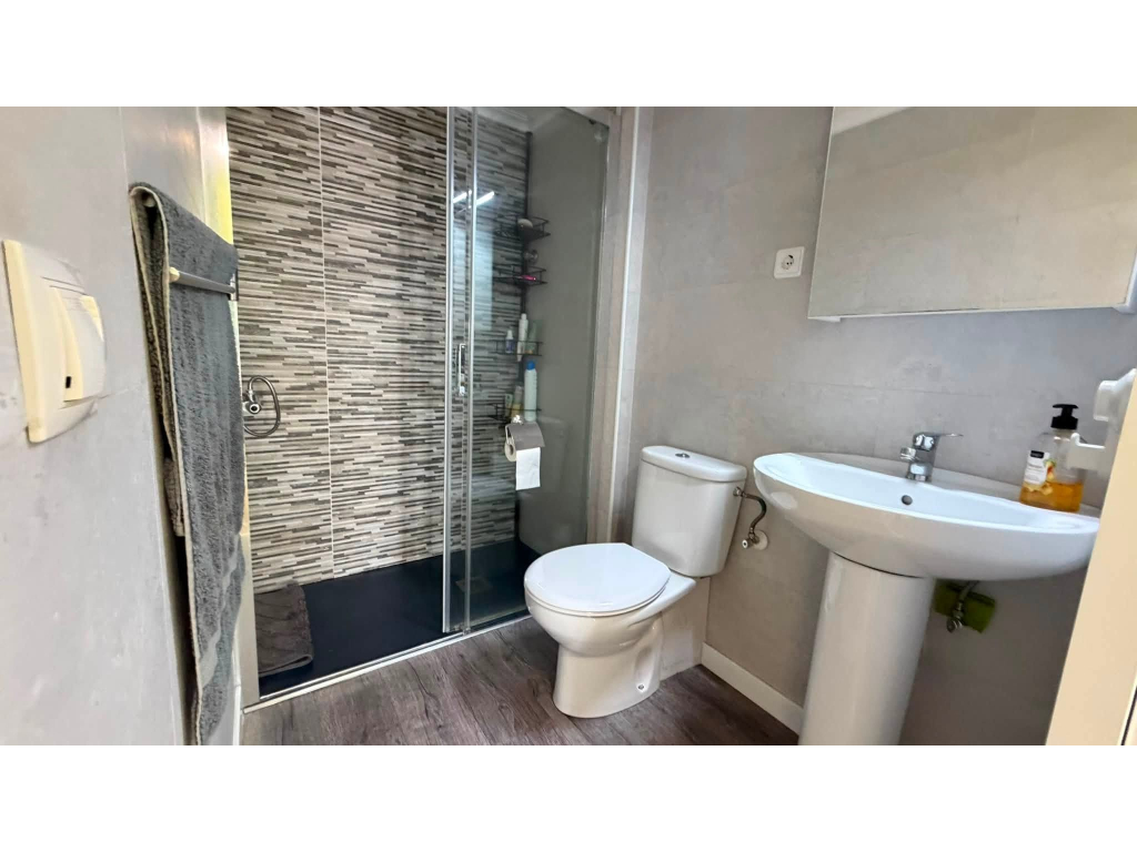 For sale - 2 BED 1 BATH CITY APARTMENT IN TORREVIEJA -  - Alicante