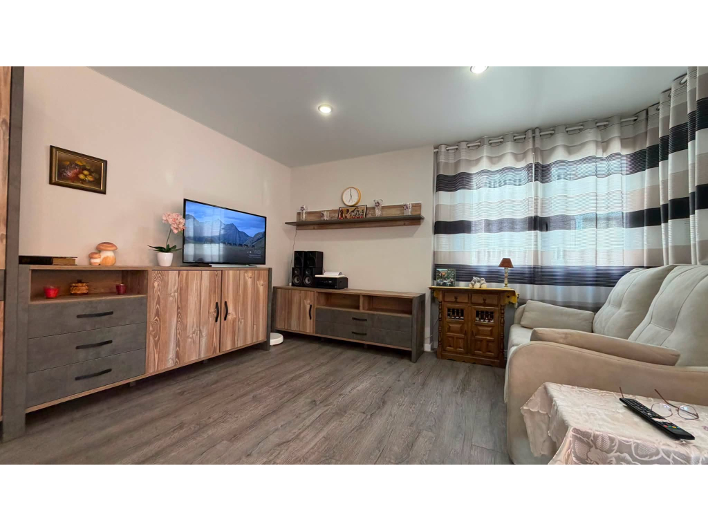 For sale - 2 BED 1 BATH CITY APARTMENT IN TORREVIEJA -  - Alicante