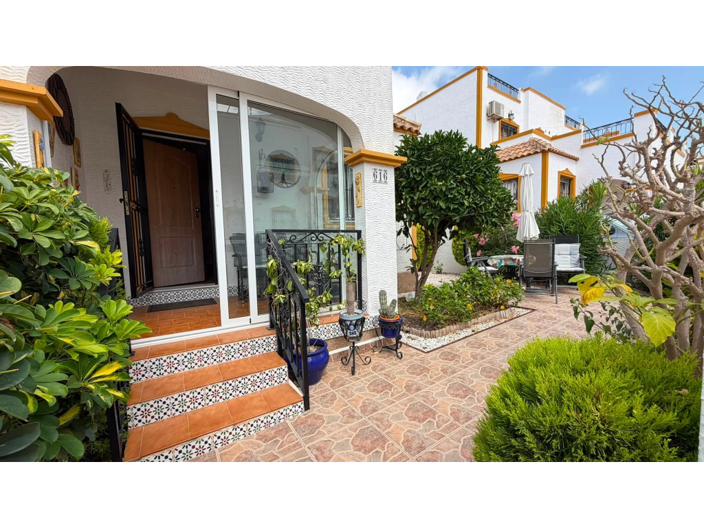 For sale - 3 BED 2 BATH QUAD VILLA ENTRE NARANJOS VISTABELLA -  - Alicante