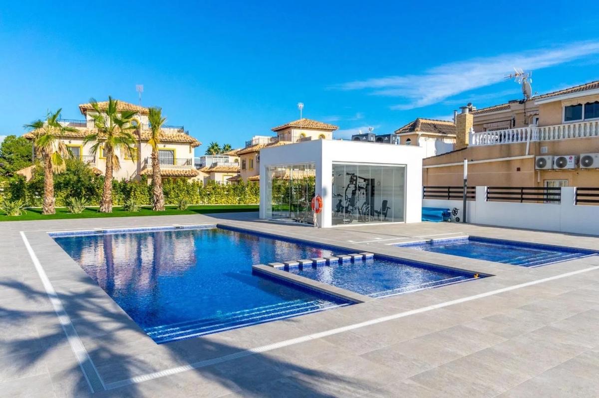 For sale - 2 Bedroom 2 Bathroom ground-floor in Torrevieja - Torrevieja  - Alicante