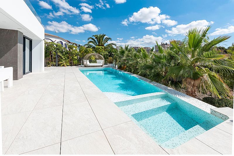 For sale - 4 Bedroom 4 Bathroom villa in Calpe - Calpe  - Alicante