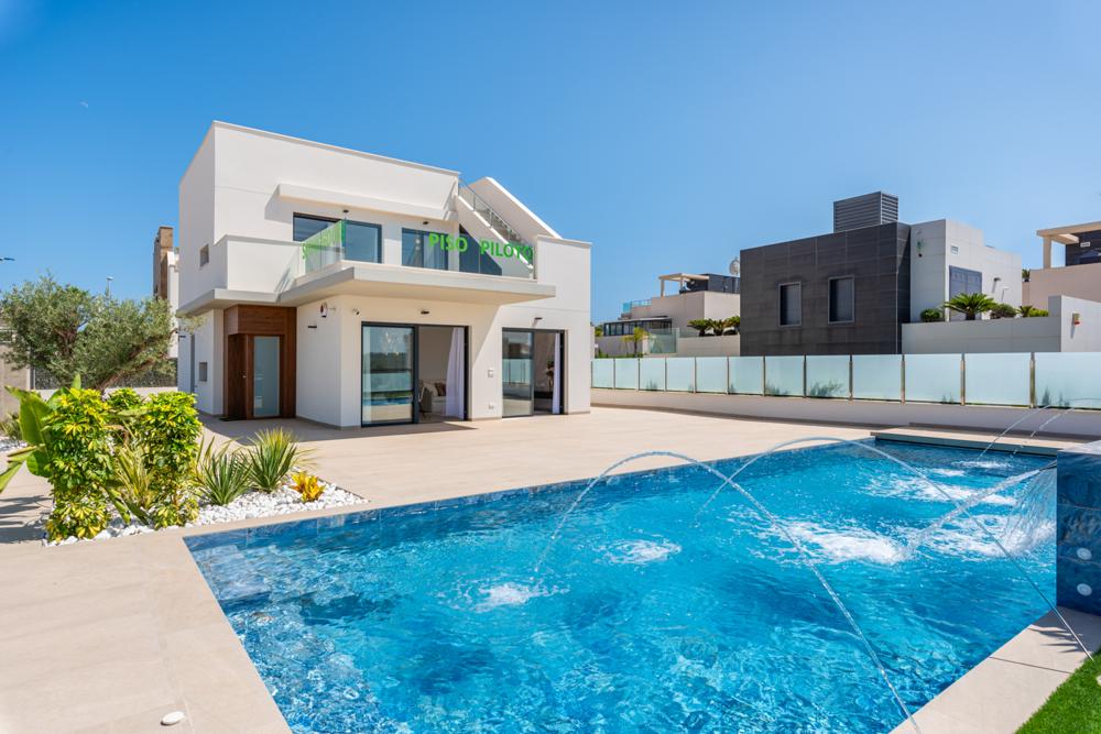 For sale - 3 Bedroom 3 Bathroom villa in Dehesa de Campoamor - Dehesa de Campoamor  - Alicante