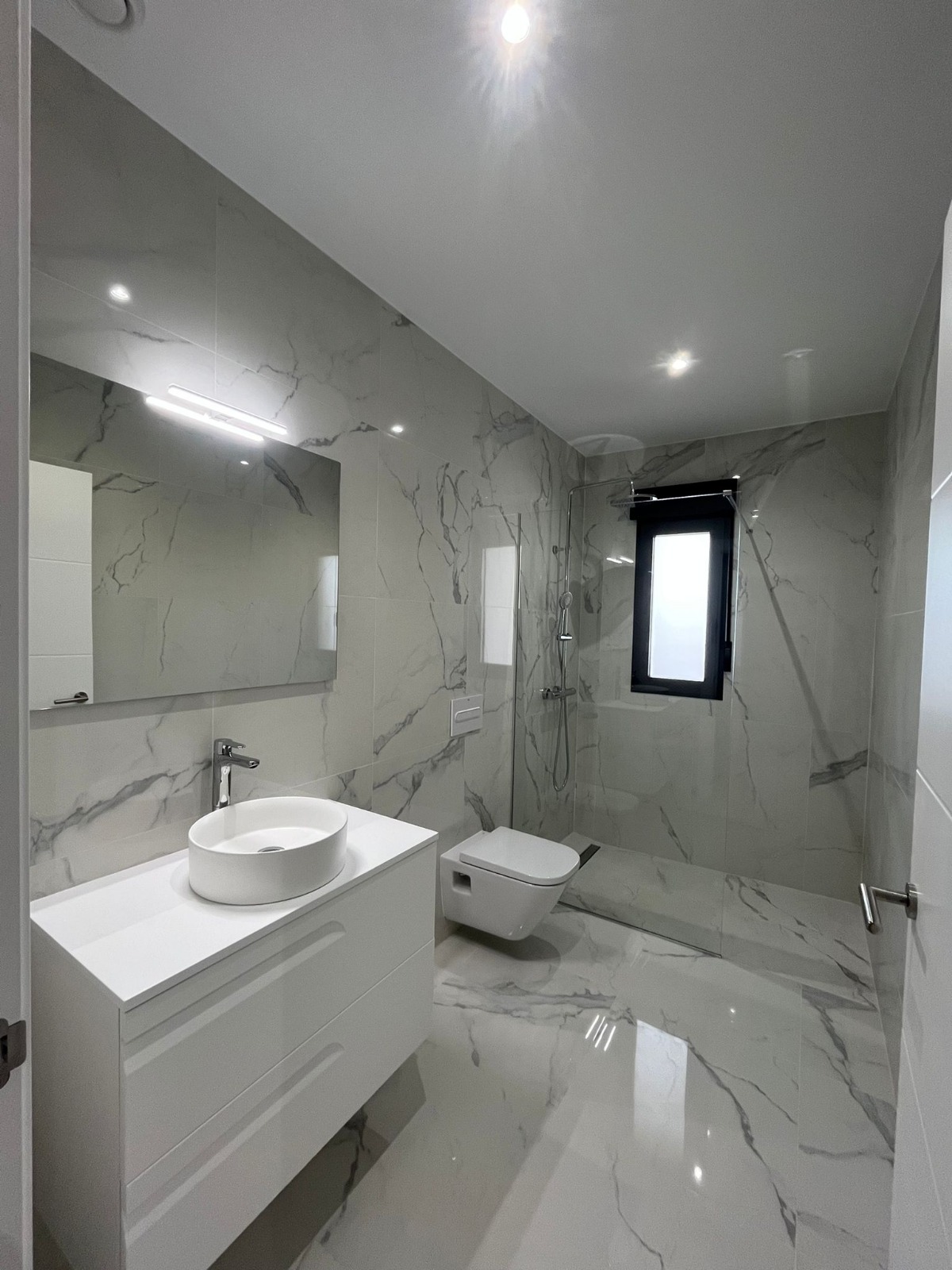 For sale - 3 Bedroom 2 Bathroom detached in la Romana - la Romana  - Alicante