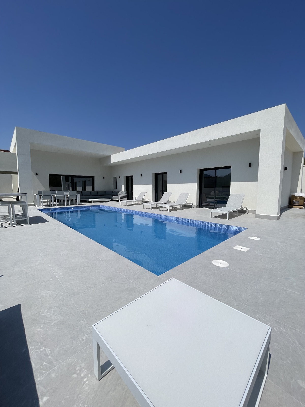 For sale - 3 Bedroom 2 Bathroom detached in la Romana - la Romana  - Alicante