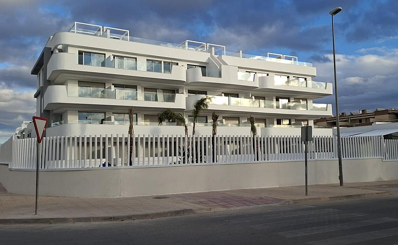 2 Bedroom 2 Bathroom ground-floor in Cabo Roig