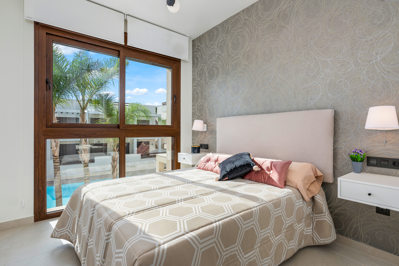 For sale - 2 Bedroom 2 Bathroom low-bungalow in Torrevieja - Torrevieja  - Alicante