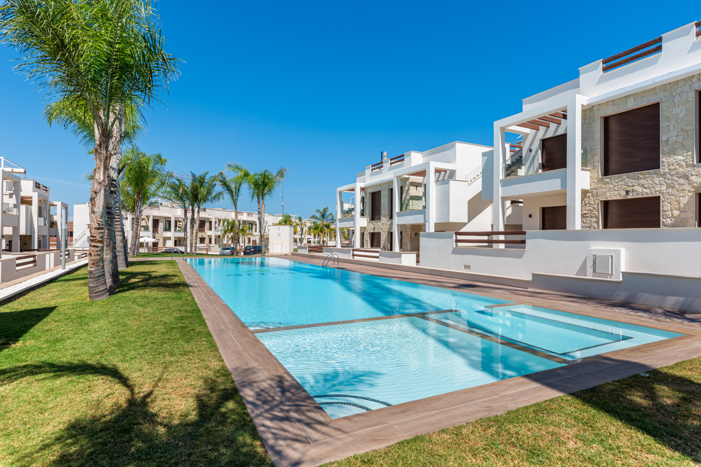 For sale - 2 Bedroom 2 Bathroom low-bungalow in Torrevieja - Torrevieja  - Alicante