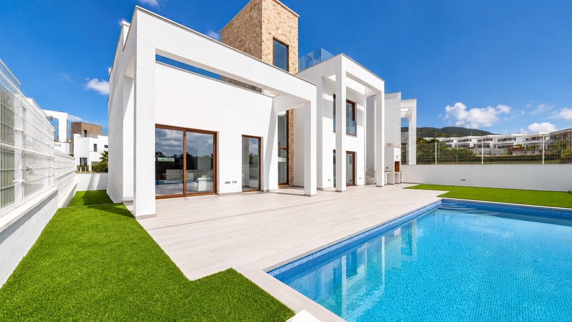 For sale - 5 Bedroom 3 Bathroom detached in Finestrat - Finestrat  - Alicante
