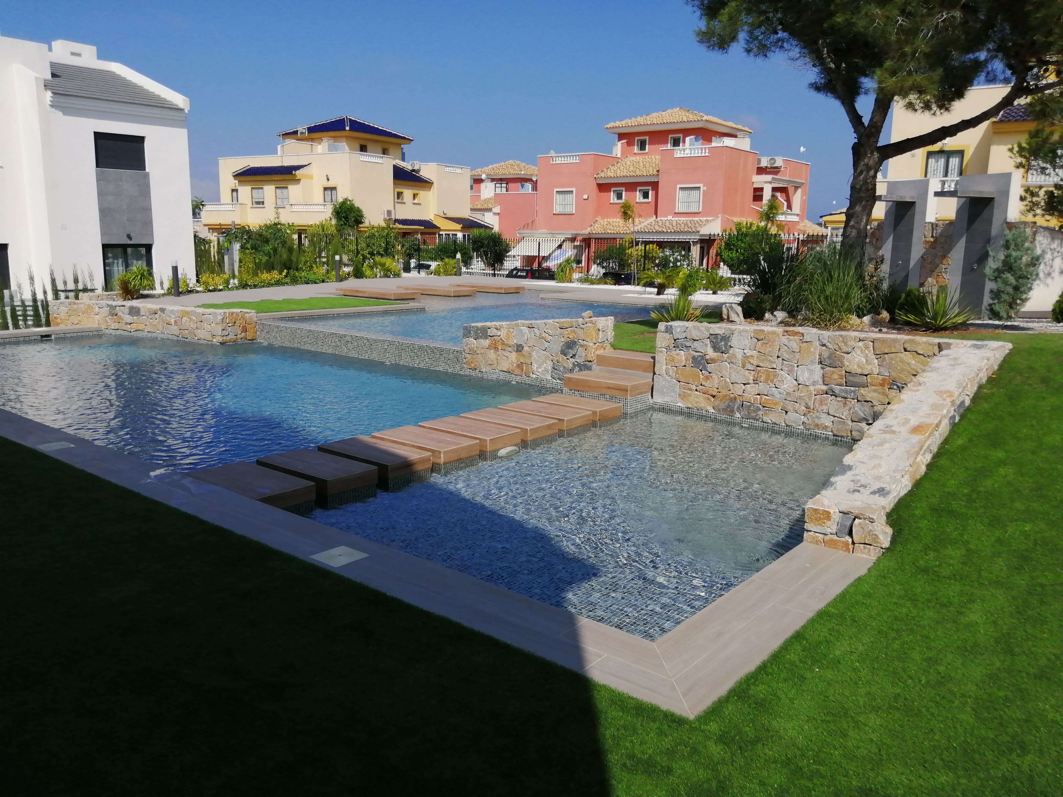 For sale - 3 Bedroom 2 Bathroom low-bungalow in Torrevieja - Torrevieja  - Alicante