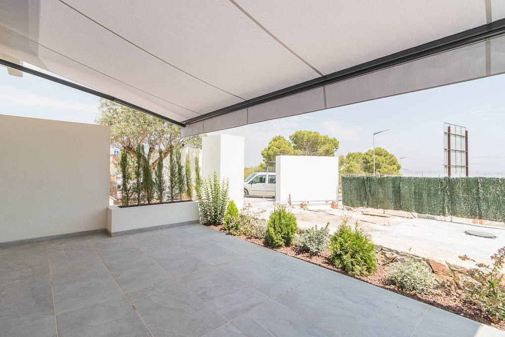 For sale - 3 Bedroom 2 Bathroom high-bungalow in Torrevieja - Torrevieja  - Alicante