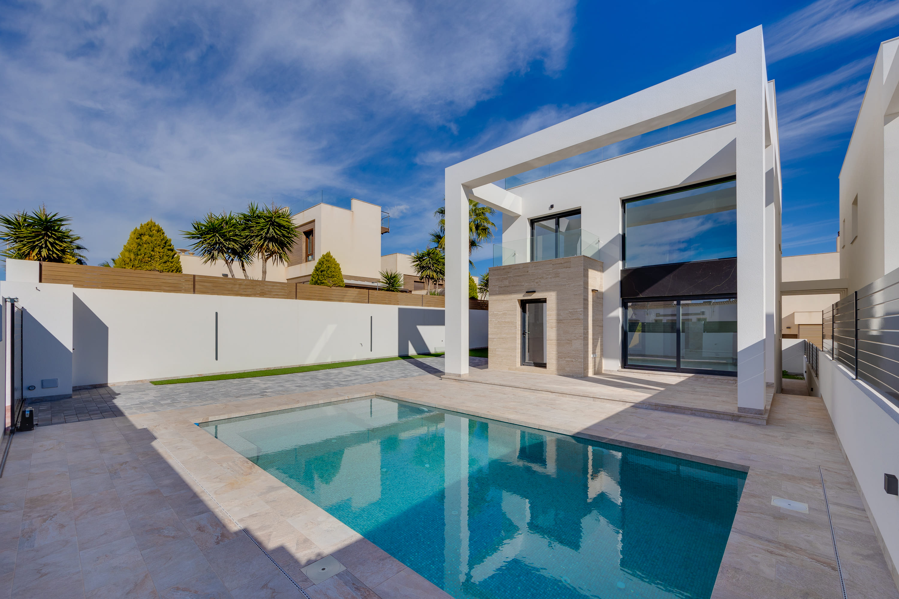 For sale - 4 Bedroom 2 Bathroom detached in Torrevieja - Torrevieja  - Alicante