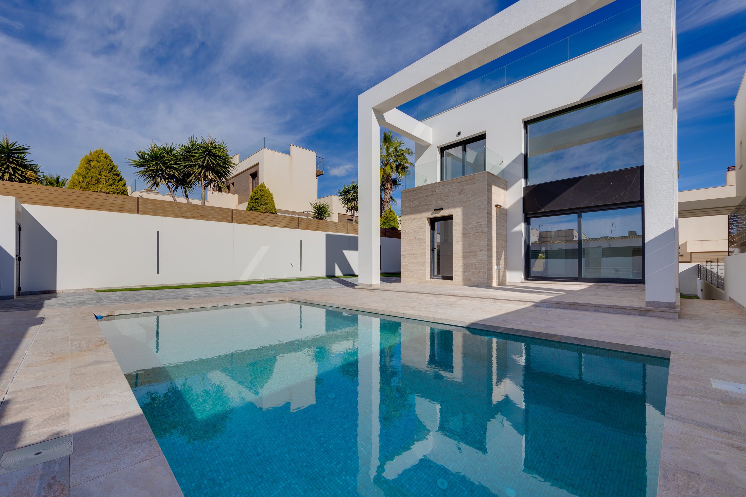 For sale - 4 Bedroom 2 Bathroom detached in Torrevieja - Torrevieja  - Alicante