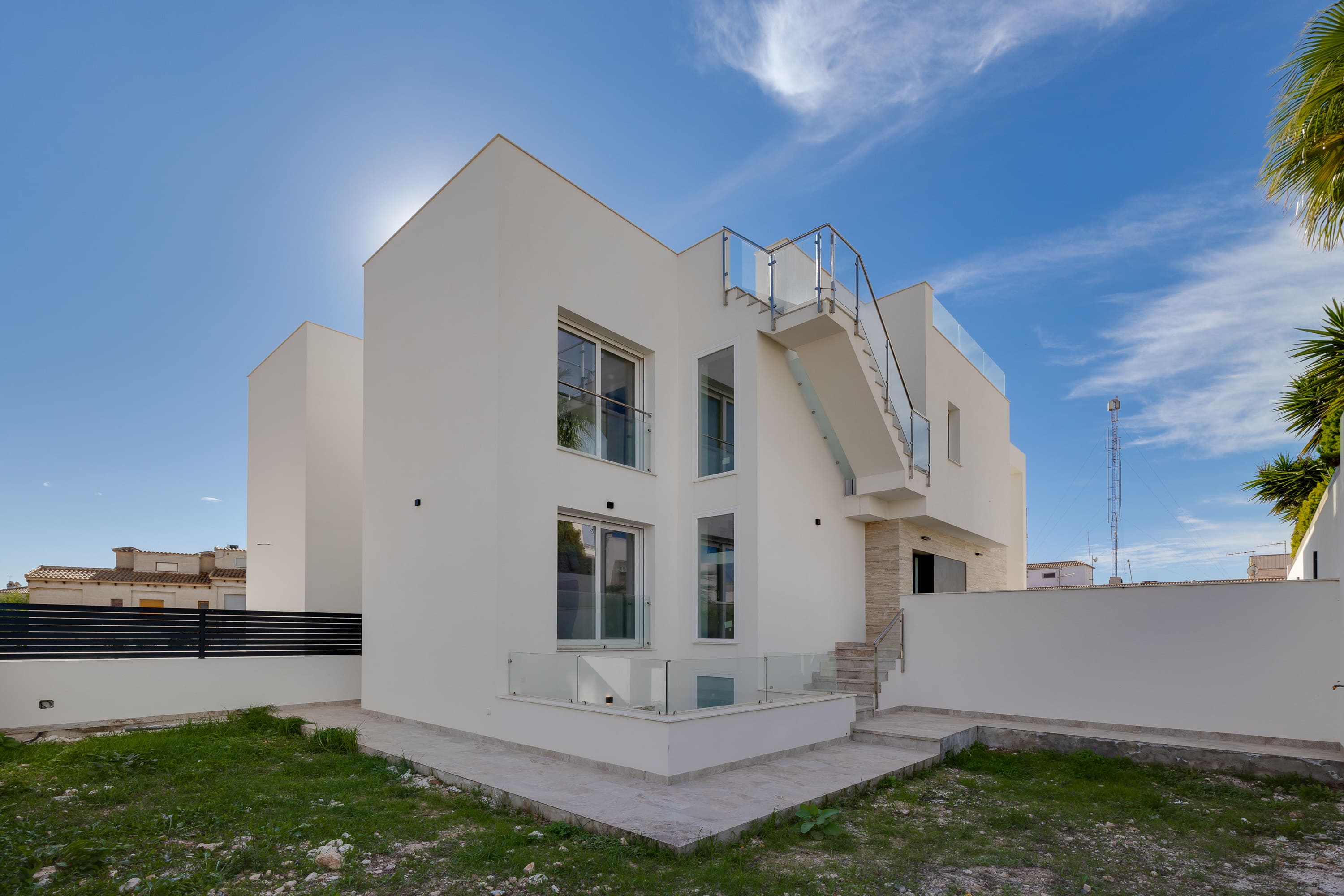 For sale - 4 Bedroom 2 Bathroom detached in Torrevieja - Torrevieja  - Alicante