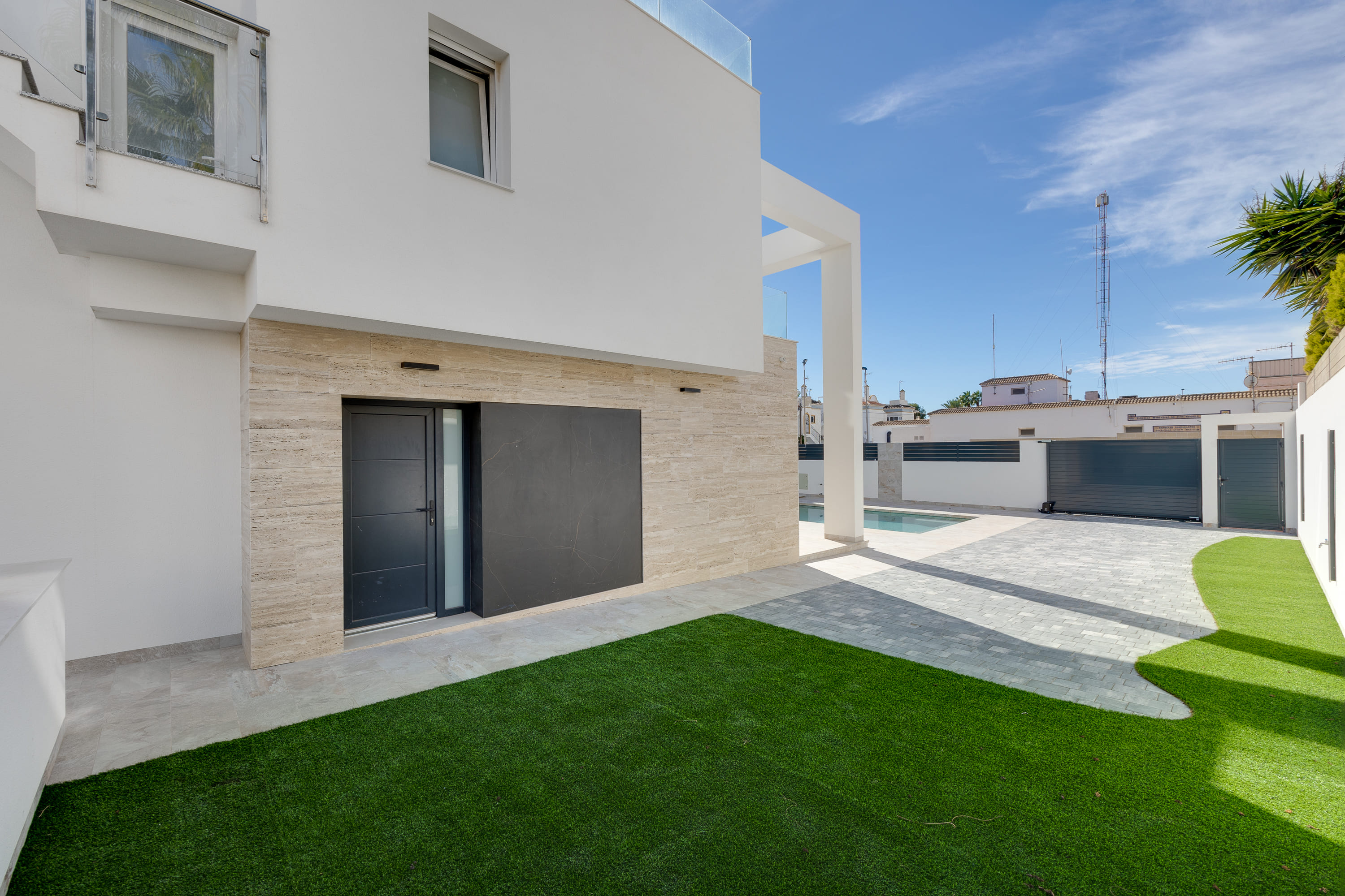 For sale - 4 Bedroom 2 Bathroom detached in Torrevieja - Torrevieja  - Alicante