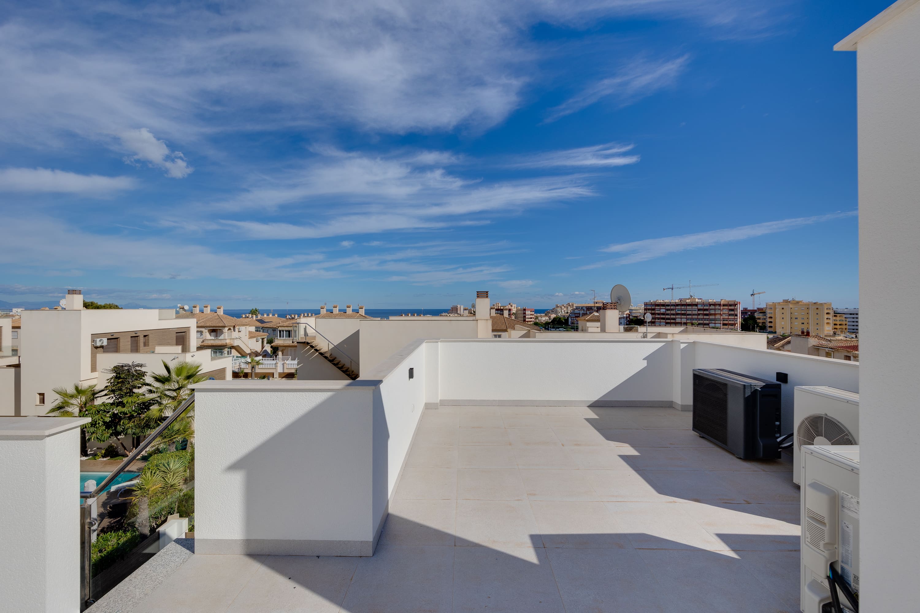 For sale - 4 Bedroom 2 Bathroom detached in Torrevieja - Torrevieja  - Alicante
