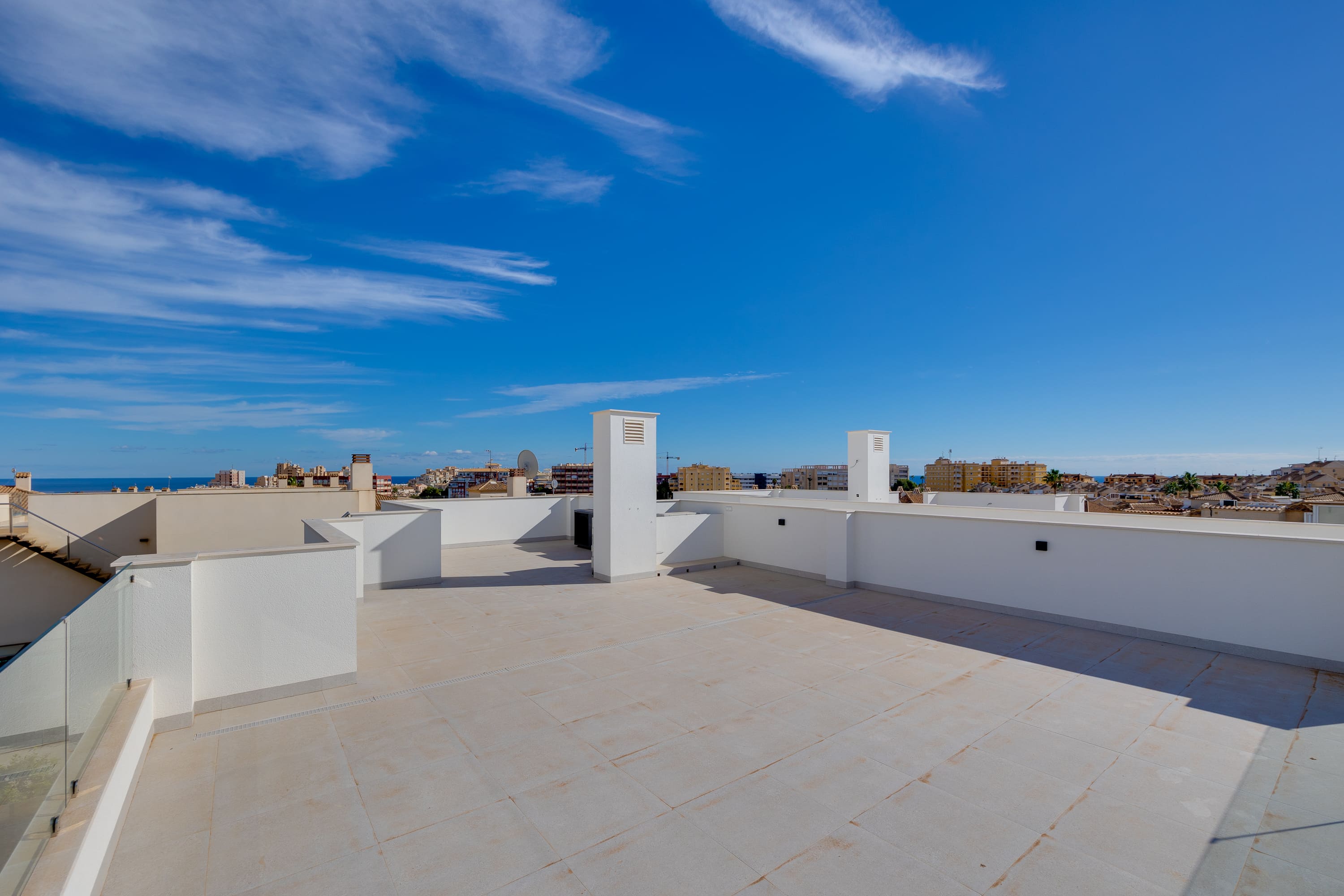 For sale - 4 Bedroom 2 Bathroom detached in Torrevieja - Torrevieja  - Alicante