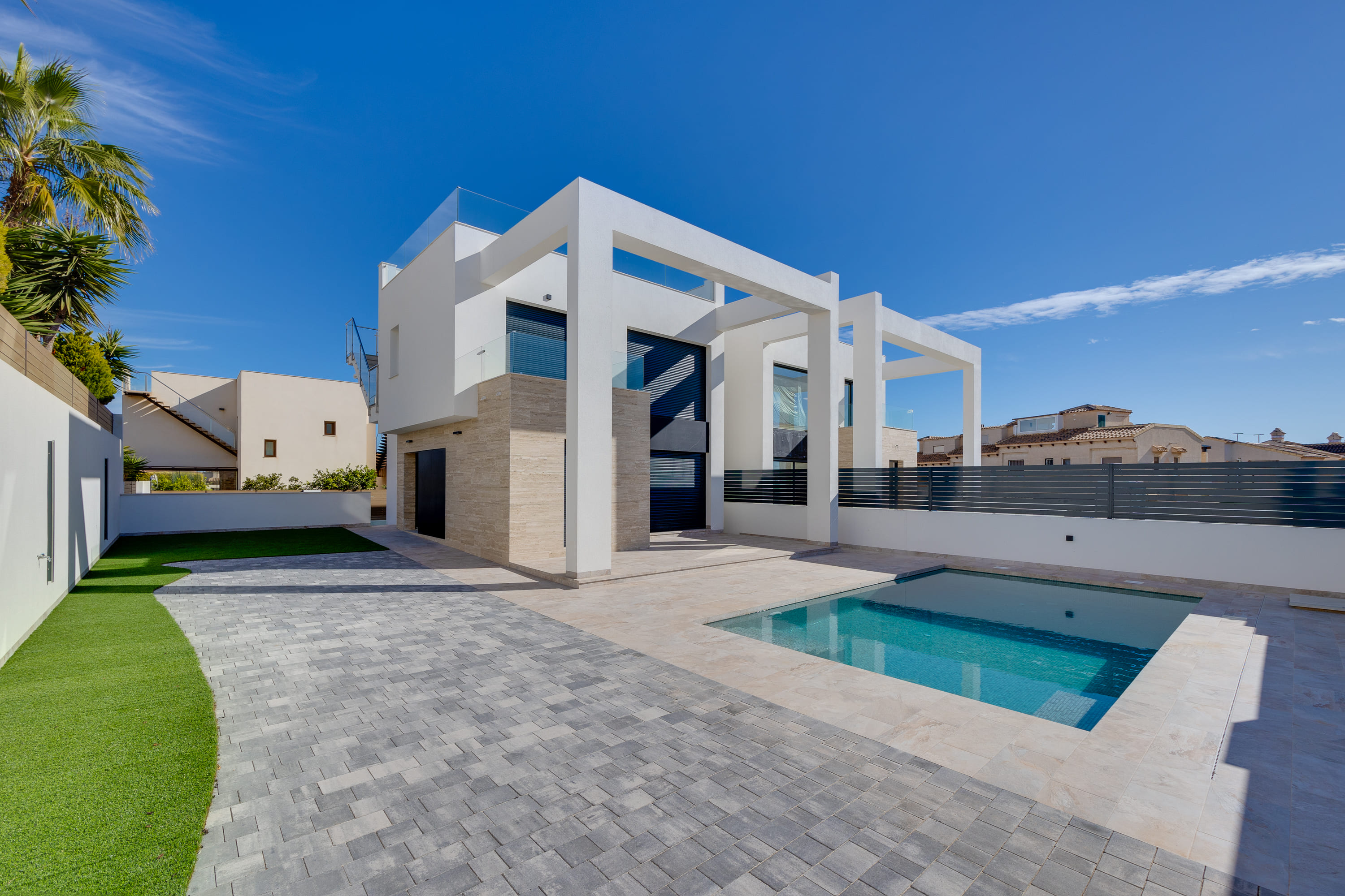 For sale - 4 Bedroom 2 Bathroom detached in Torrevieja - Torrevieja  - Alicante